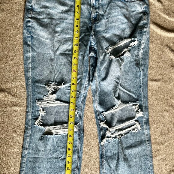 American Eagle - Curvy 90s Straight Distressed Jeans (sizes 6s & 14xs) - Picture 11 of 13
